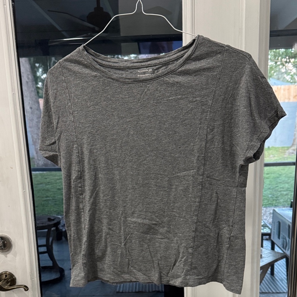 Banana Republic Charcoal Short Sleeve Tee